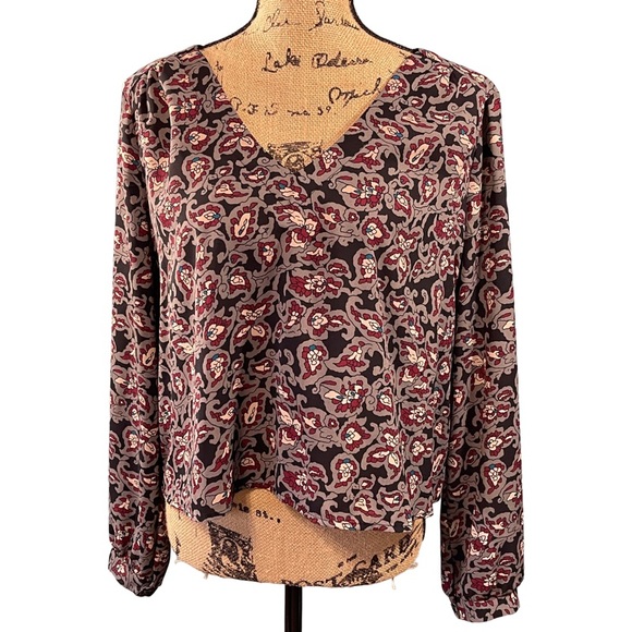 Astr Tops - Astr the Label Floral Paisley Print Long Sleeve Blouse Gray Red Size M